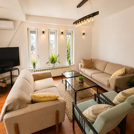Center With Free Parking 300mbps Mountain View Sony Appartments #1 Скопье