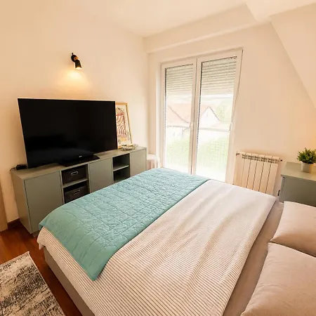 Center With Free Parking 300mbps Mountain View Sony Appartments #1 Апартаменты Скопье