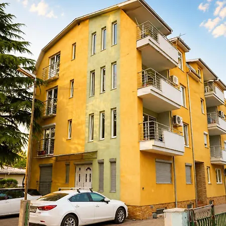 Center With Free Parking 300mbps Mountain View Sony Appartments #1 * Скопье
